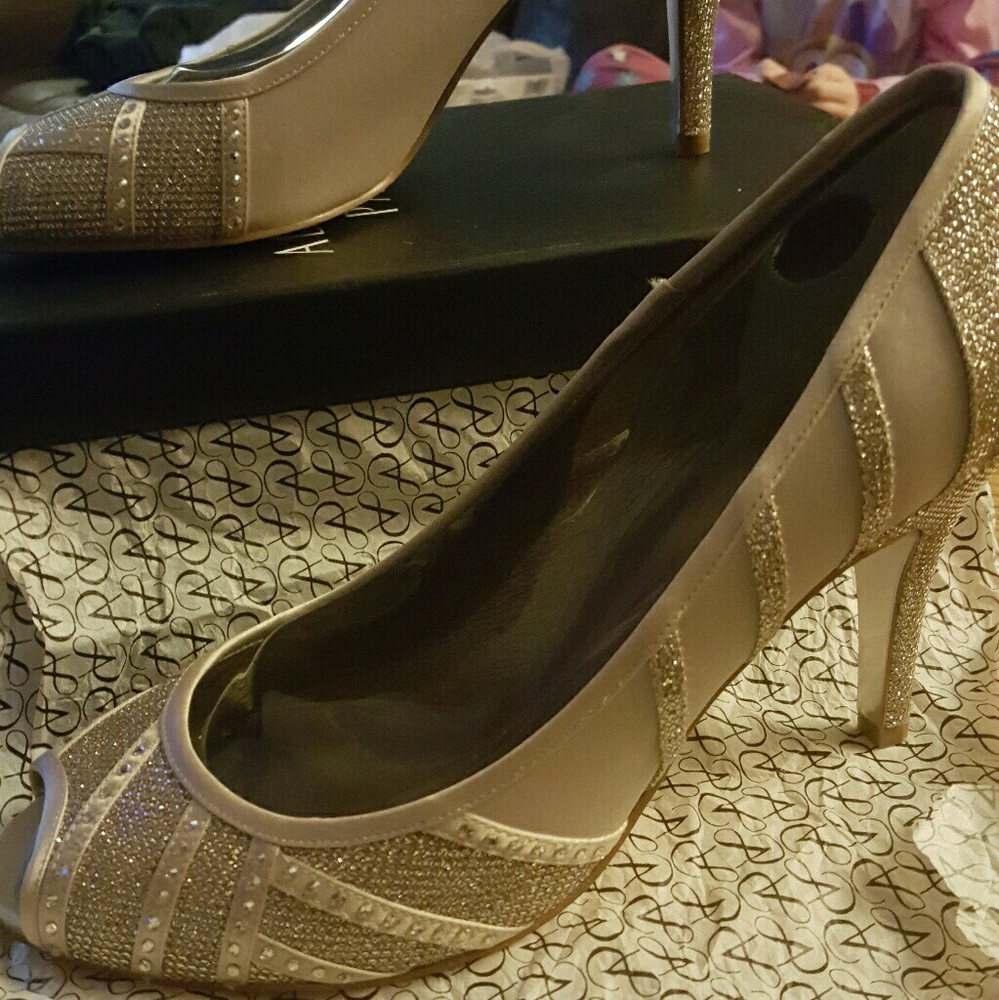 Adrianna papell heels